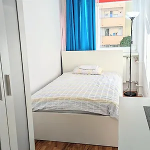 Ursus Rooms-self Check-in Hostel